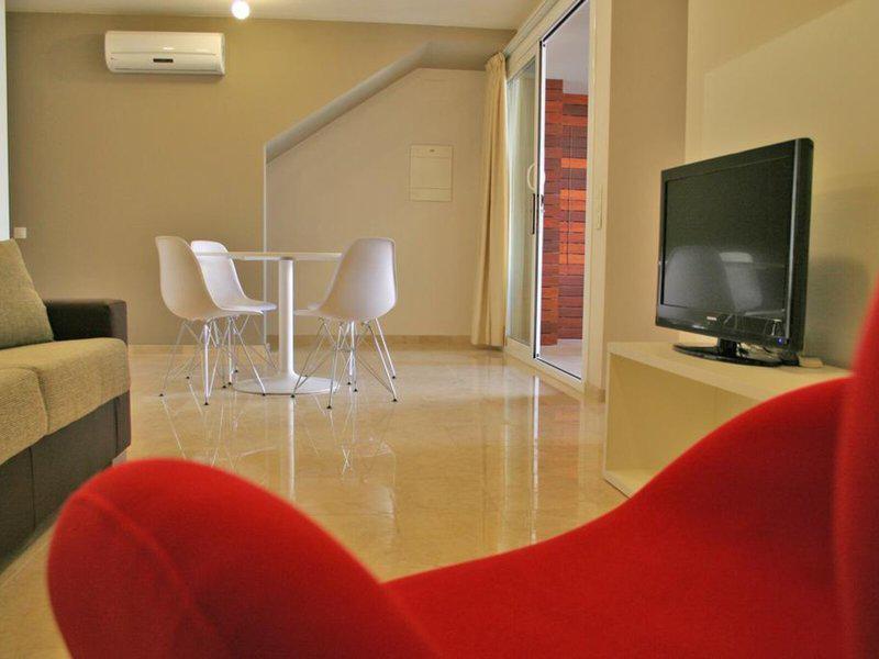 E37B7CCBFE9AA2C6DD6D27ADA989A115