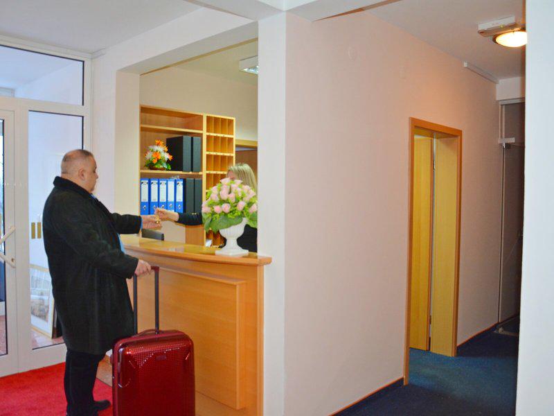 BB51FB15C6BB51613C5D3C18DC55E981