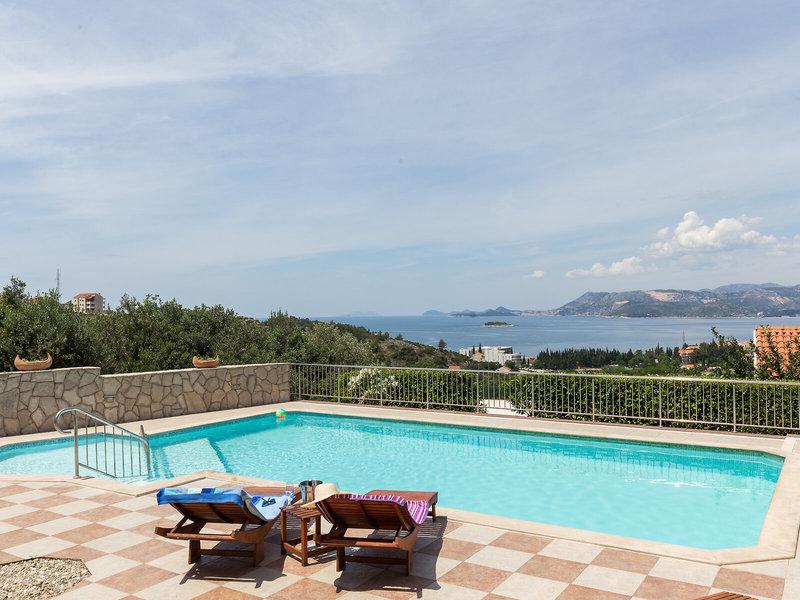 6F3CFC614228CB8CC21CACDF107B5DCB