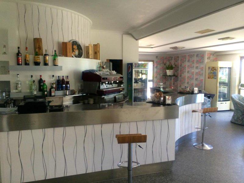 33F6B9D0B9721A333414A06375160EF7