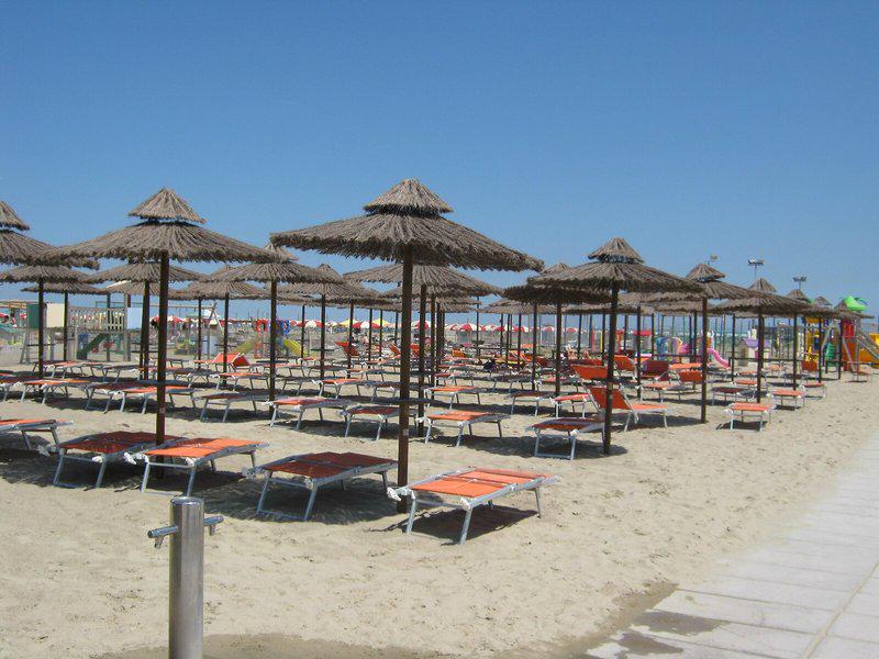 DEA7FD79FC7F58163992B7948ABC6C75