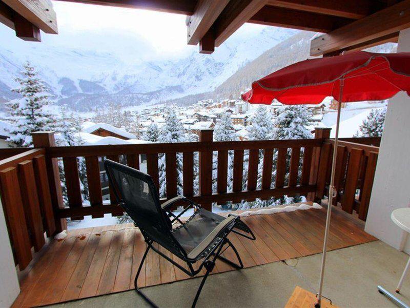 9C1E4E3A854764024FB7D9FA9D3F5AB2