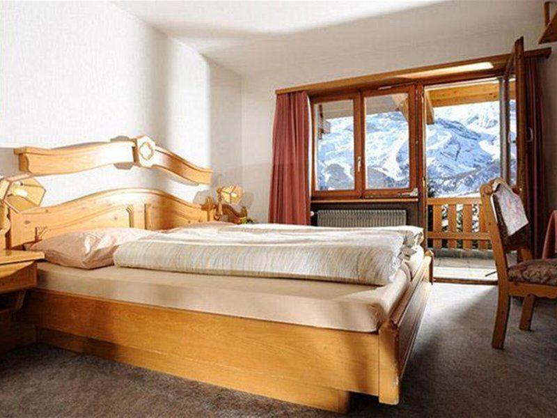 A8158211827644AE353906B2140C6609