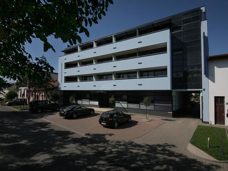 6AE9391BA721B21E7458F3806BA7CE16