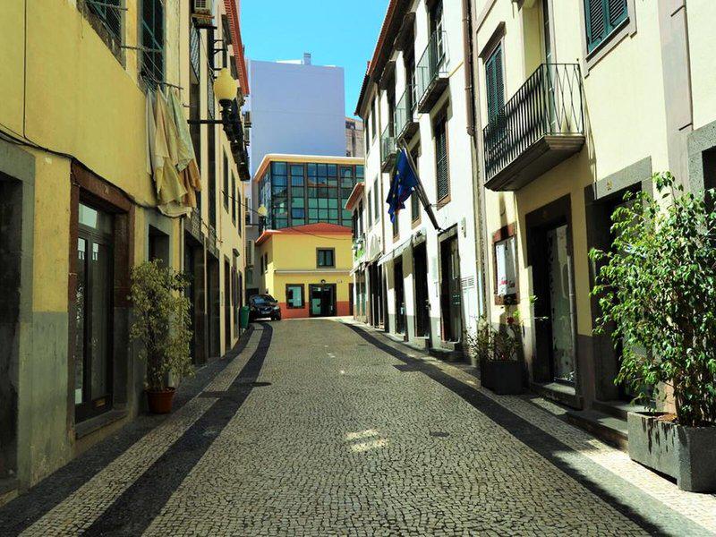 4DB45419996DB63D34D09473ED9D74D0