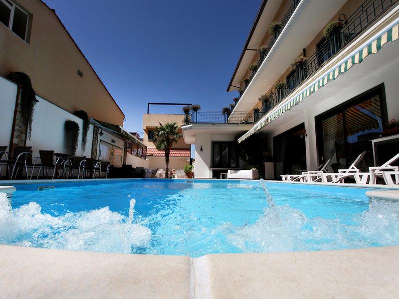 B86F9F79EC5D5ADDB200E124B3EB5BAC