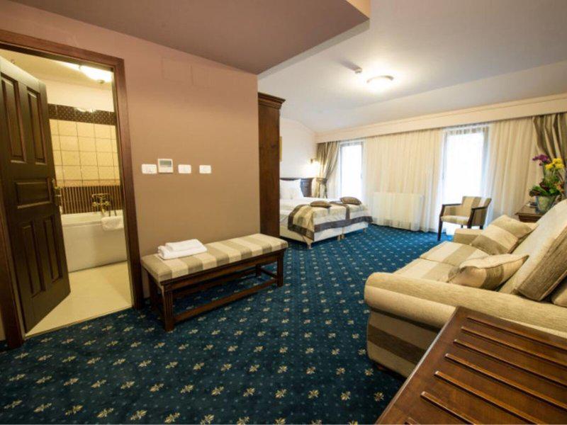 8343D3C3403C8EDBB030D235F28CCFC4