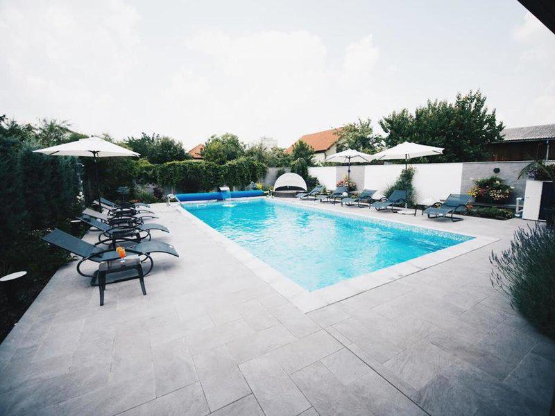 78A3DB5C84568D8C140C48C0B84A53CB