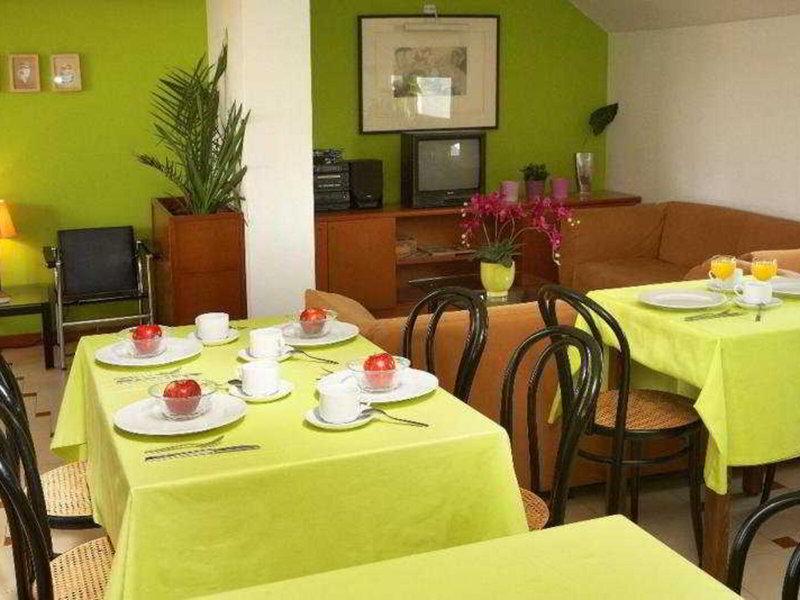 41420F22BD49C1190C1AD712E8A43DE1