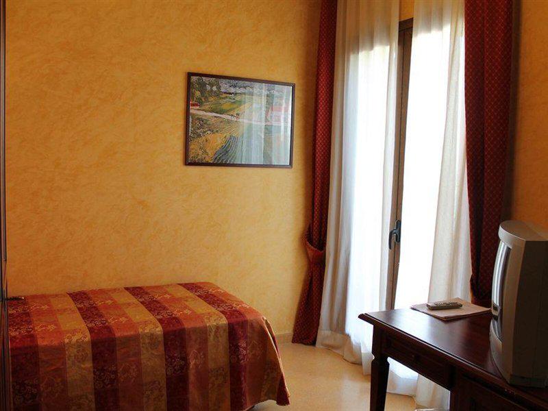 9AD771C2D2FE78ED10117C8CED64709F