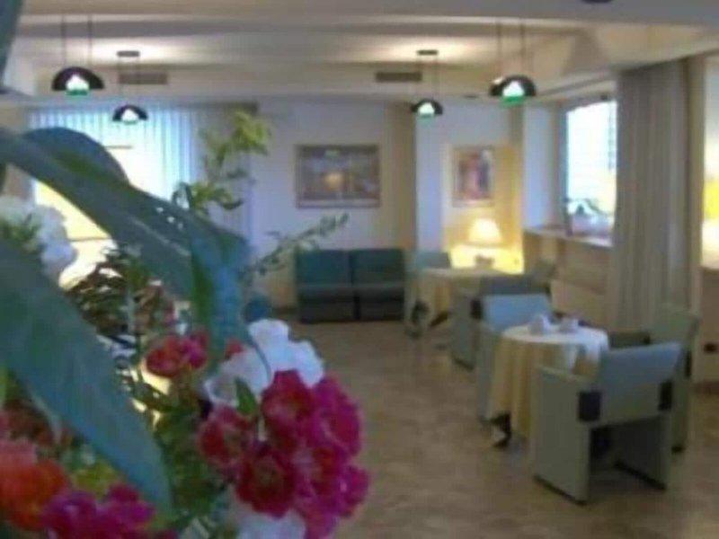 39E07A4EC81269147675D957419BDF37