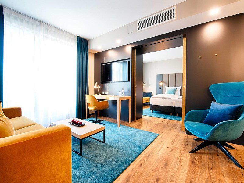 DEAA0530664245235A7AE9DF98FA158F