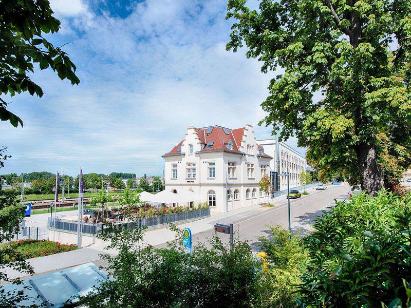 24F1F1CAC73421E42F363C84638E8E09