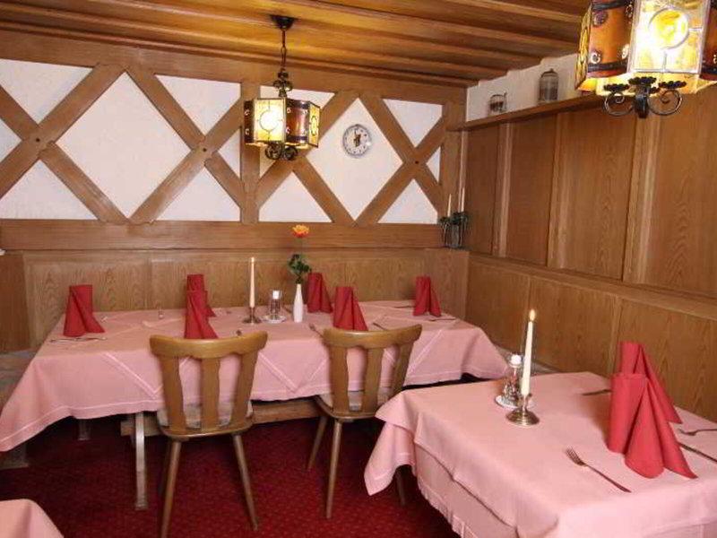 9825EA2F61E3012F502F0E8D7C5D40B2