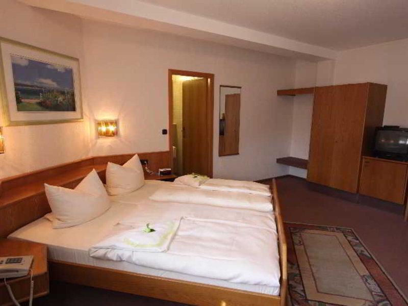 0E6CC1FF2B37259B17A7E95CD1DC8714