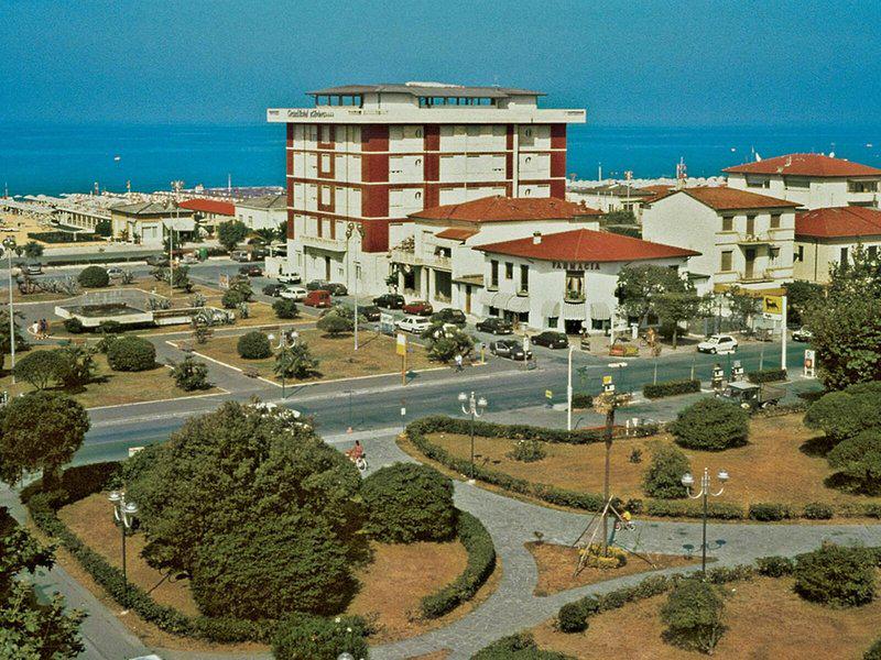 2BBFF89ECFCD2F300C2F0F8FFB1243FB