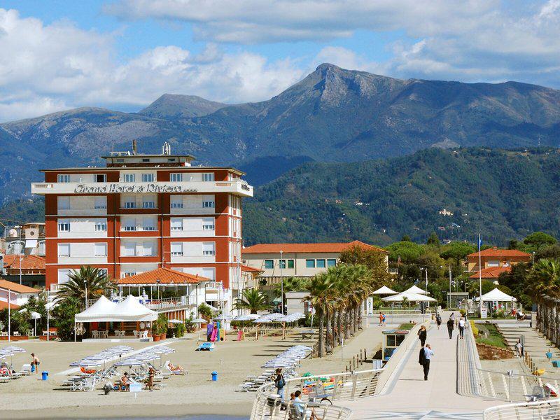 32424A3CA3B099AE68AEE9B4E77F05C2