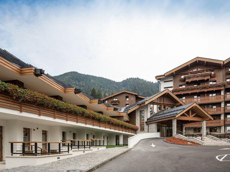 E99A988B801A4DE570484E7AF8B9FB85