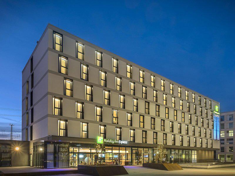 E0A7BBA1B41FAAA6BB80AA11FE3EB884