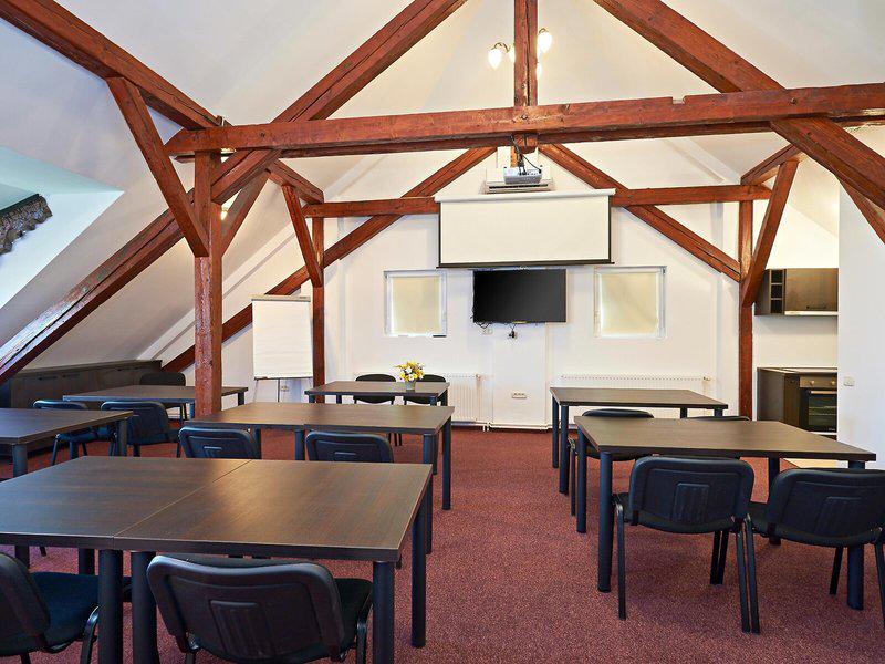 01F39A3481DC30C5640A889457A1744A