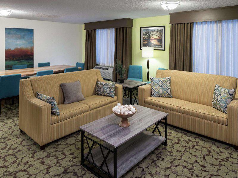 79500CB6B0B2F5B60AFB60ED84299BE6