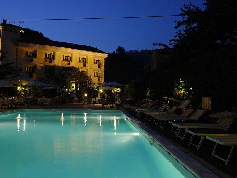 117EE42C8696F9E736DA650780552EEC