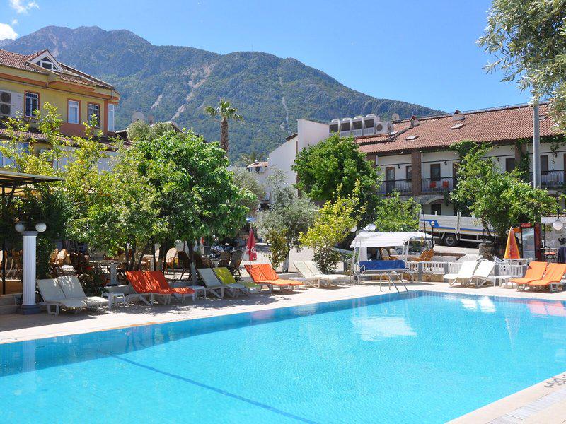 28803CB78D2456D0D30F6128A809404B