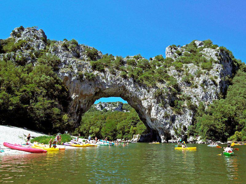 B6903B650BDEF73E981778C18F92E342