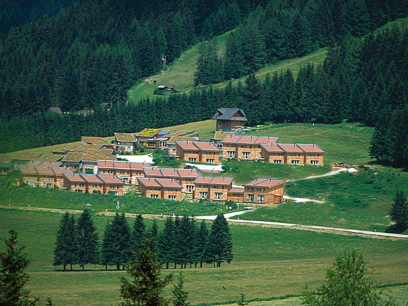 C235C03BDA8FC72C3D3F5F3968F02BB6