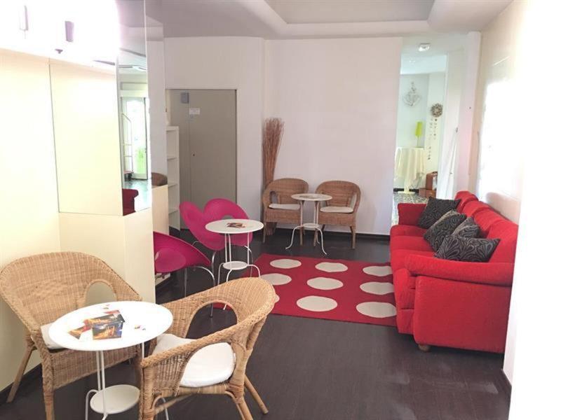 7C8B0EE00810779CE65BD855404010E0