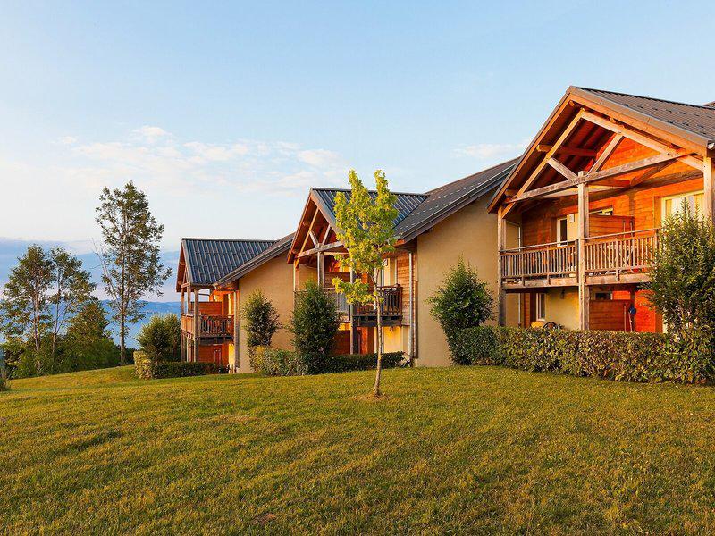 B597DE241AB5422E4F19A54C97C1007E