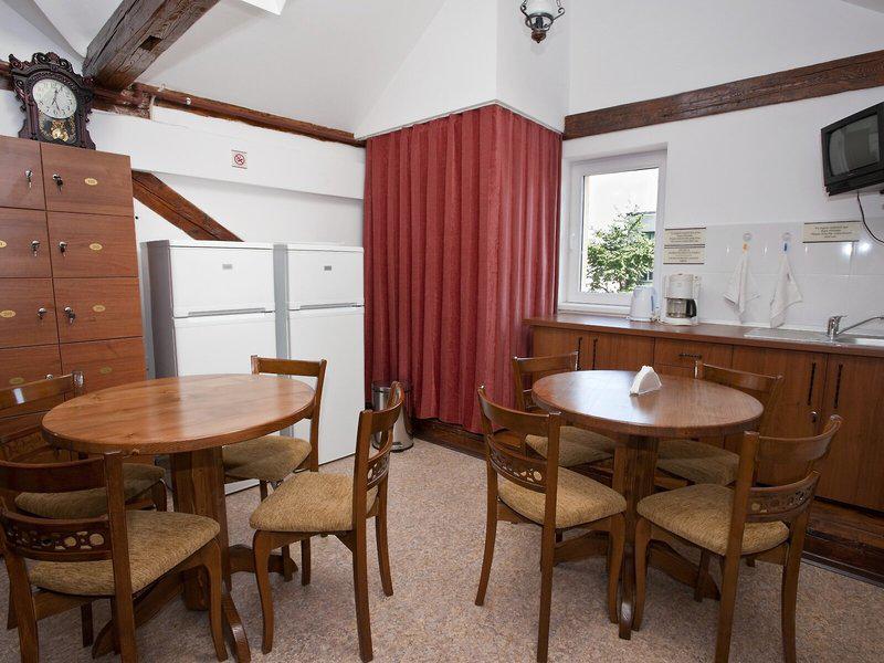 980F6E419FA31348418F1F1920B2815D