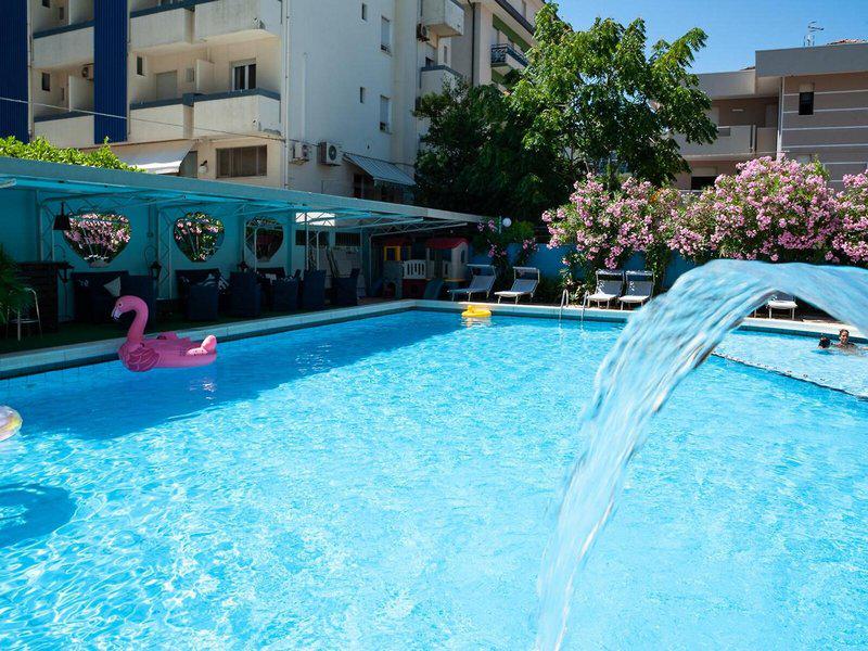 BC9E2C8FFF538663E79ADD45C3BFF49D