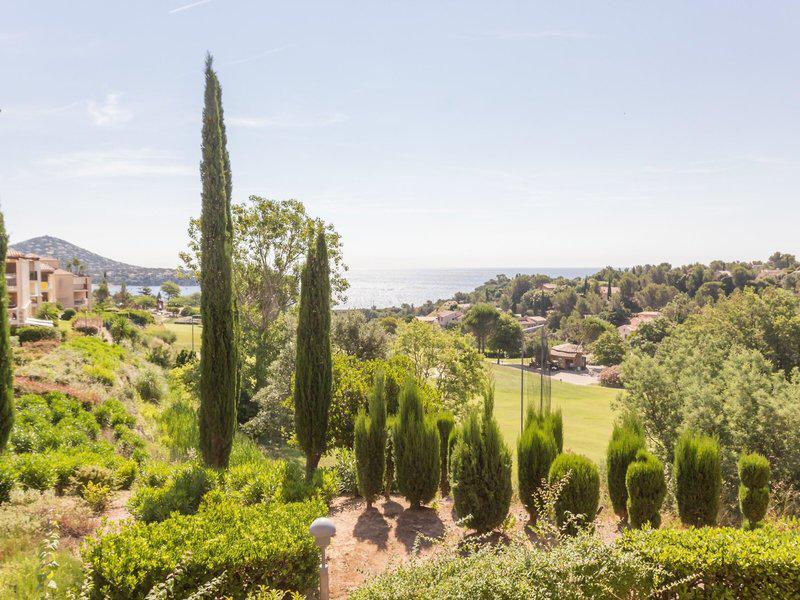 D60589A39688B86286BA94A1CF71685C