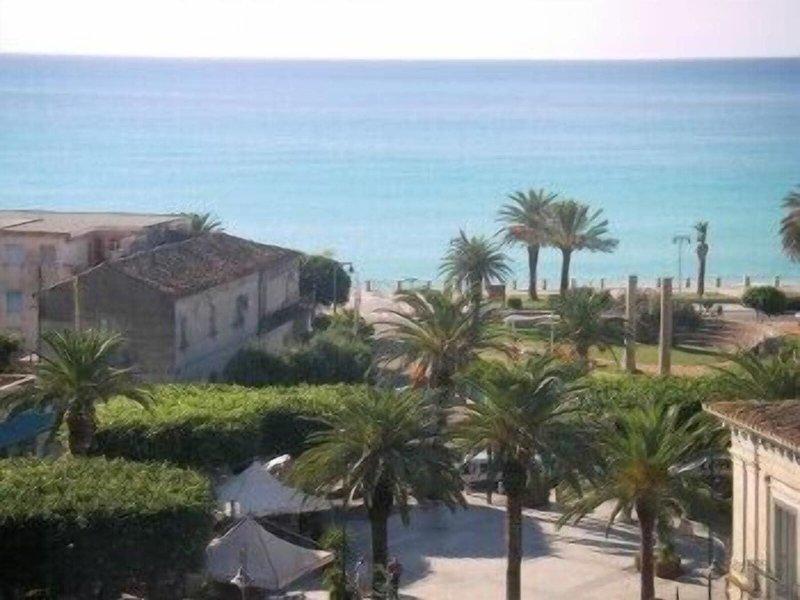 2D6670A5799F5CC85A67D67020FCEB0F