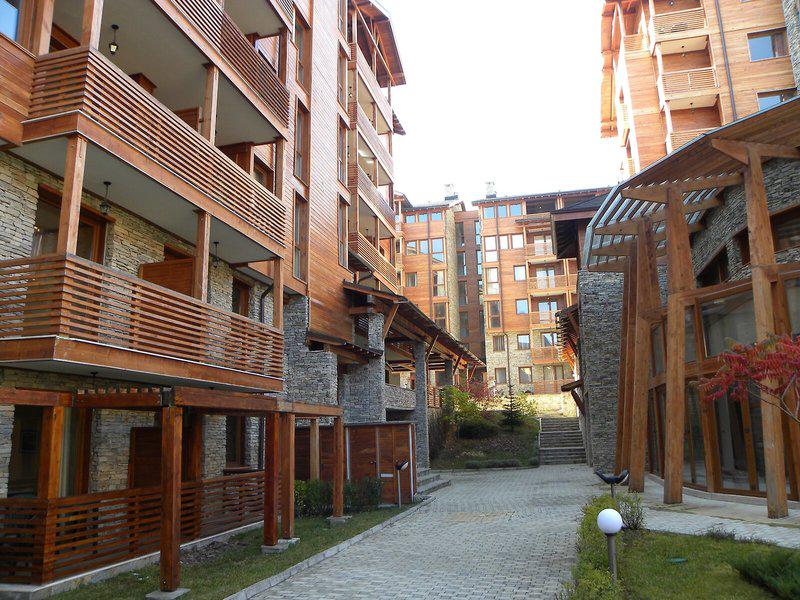 80407B3F4E996F665D1C1A8D33F905B2