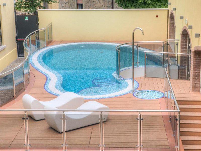 9912698B8DBF918E4466526C8259C8D6