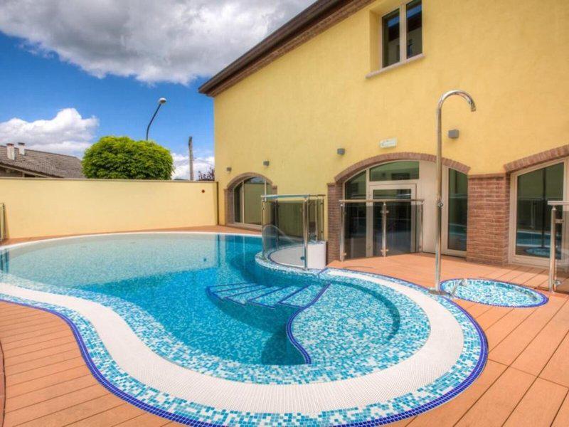 D212EE3B422DF9FABDE221EEAB385572