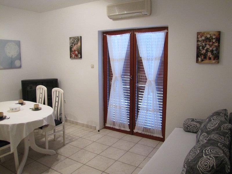 2F2DD3DC1BB3475DADC6F2DEE452C12C