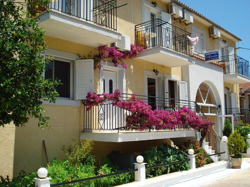 AA3C48EE6DE4B640E3C452ADAE5F579B