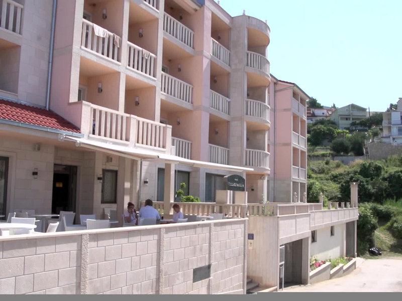 3E41AAF27E80835297CE2F8E10F6B735