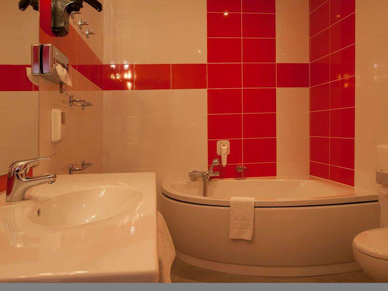 DD25963155E3612F9AB73B6461D85496