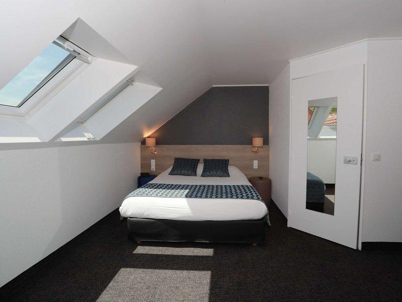 F5C656D2E12F37B8A116EE62FDE43ECE