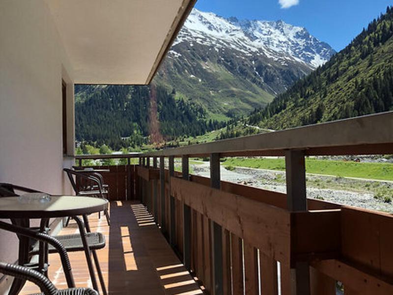 E9C7E1AC7BE063EDA0AA3D2938C7EE28