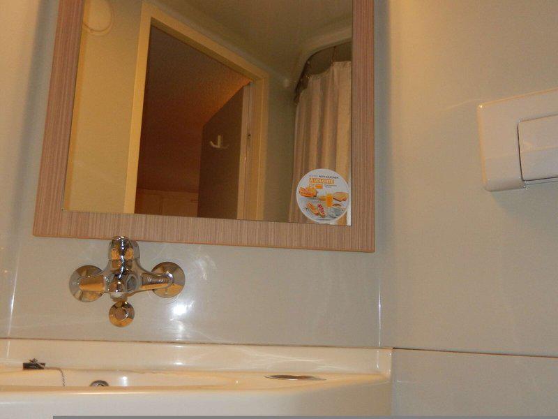 72A05F326FB885D9F1AC22A36D0C48BF