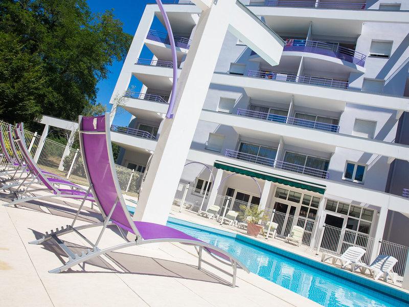 2B5FF1E7C881173E8302B31FD7D3B18A