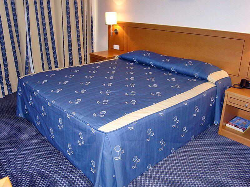 479ED7C92AAC027661C81BE3EB665E38