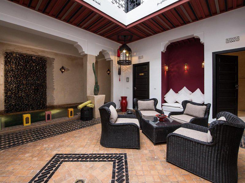 A3CDA237DFCF7645A1AE63D839CC2D29