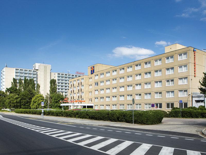 FBA8EE5513CBD8F7FF38936C73F0511B