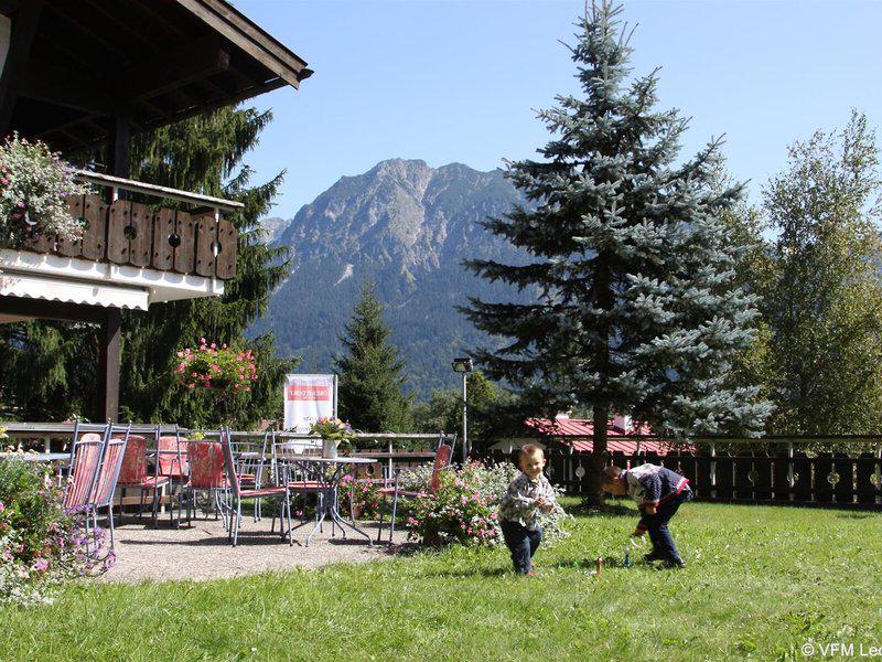 12B5C3EFA8CD35BB783CA210754A4FAE